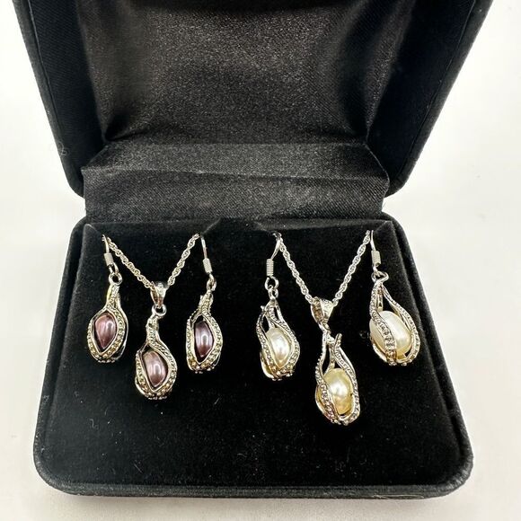 You get 2, 18kt GP, genuine black/white pearl earring and necklace double set!! - Picture 1 of 15